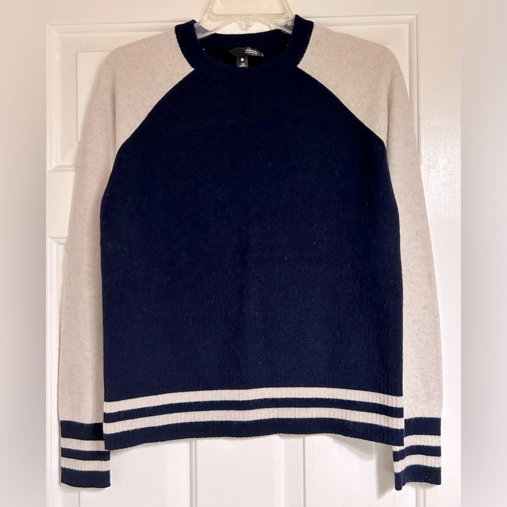 Aqua 100% cashmere sweater size small